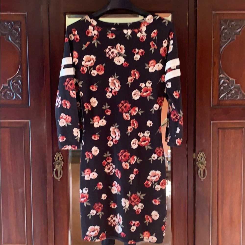 Floral Dress - Picture 2 of 5